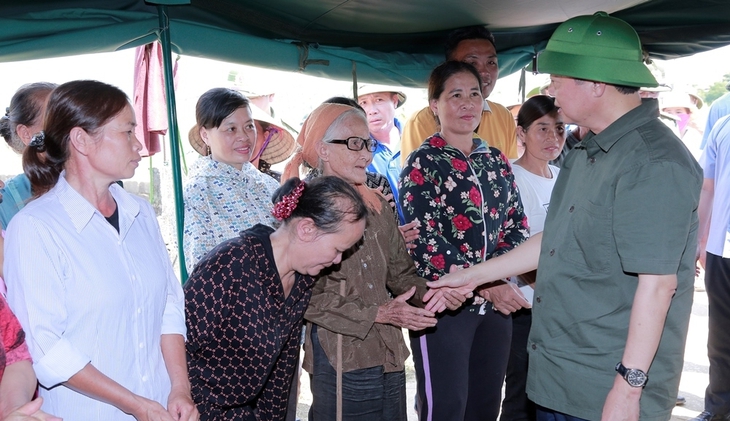 Phó Thủ tướng Trần Hồng Hà kiểm tra công tác khắc phục mưa lũ ở Thanh Hóa- Ảnh 4. Phó Thủ tướng Trần Hồng Hà kiểm tra công tác khắc phục mưa lũ ở Thanh Hóa- Ảnh 4.