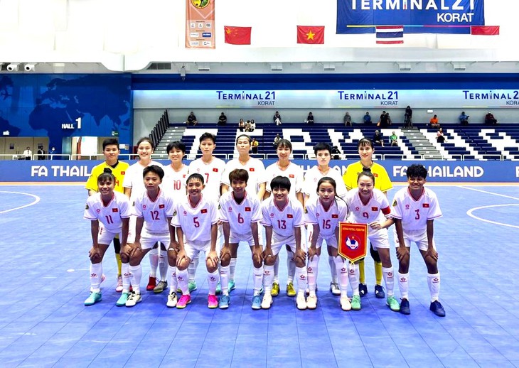 Tuyển futsal nữ Việt Nam duy trì mạch thắng trên đất Thái Lan- Ảnh 1. Tuyển futsal nữ Việt Nam duy trì mạch thắng trên đất Thái Lan- Ảnh 1.