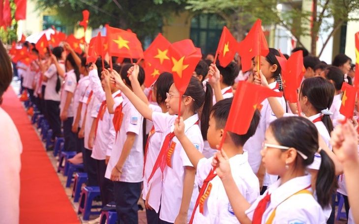 Các trường thu tiền học thêm thế nào?