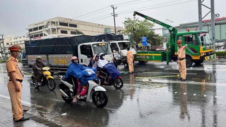 Bắt lái xe dương tính với ma túy gây tai nạn làm 2 người tử vong- Ảnh 1. Bắt lái xe dương tính với ma túy gây tai nạn làm 2 người tử vong- Ảnh 1.
