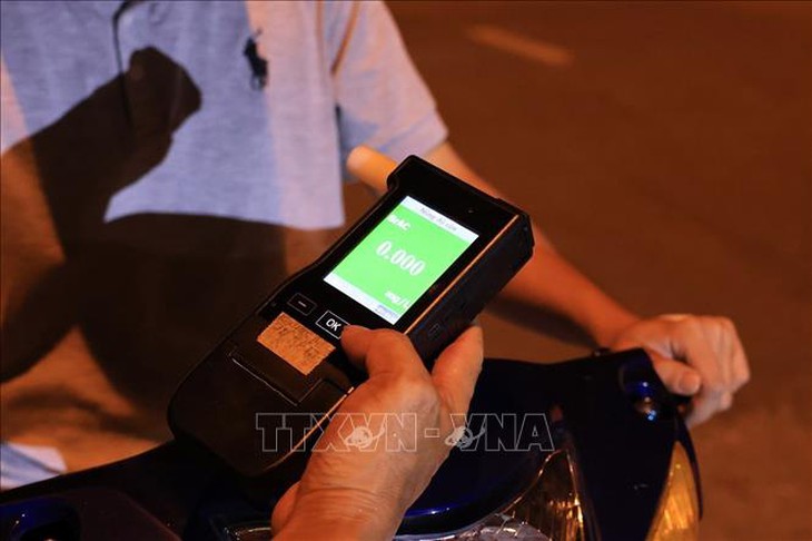 Thành phố Hồ Chí Minh kiểm tra nồng độ cồn đột ngột không ảnh hưởng đến việc đi lại của người dân- Ảnh 1.
