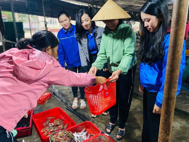 Độc đáo mô hình đi chợ "Đổi rác lấy quà" ở Hà Tĩnh- Ảnh 5.