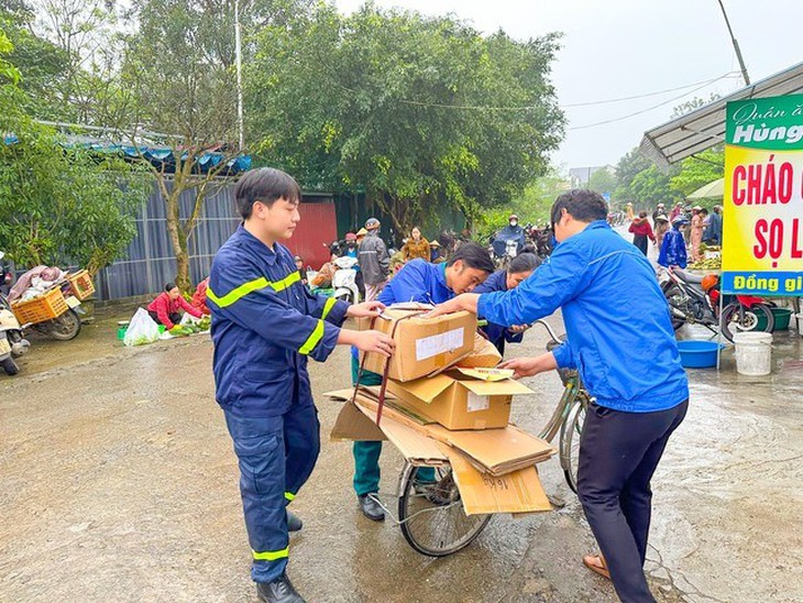 Độc đáo mô hình đi chợ "Đổi rác lấy quà" ở Hà Tĩnh- Ảnh 6.