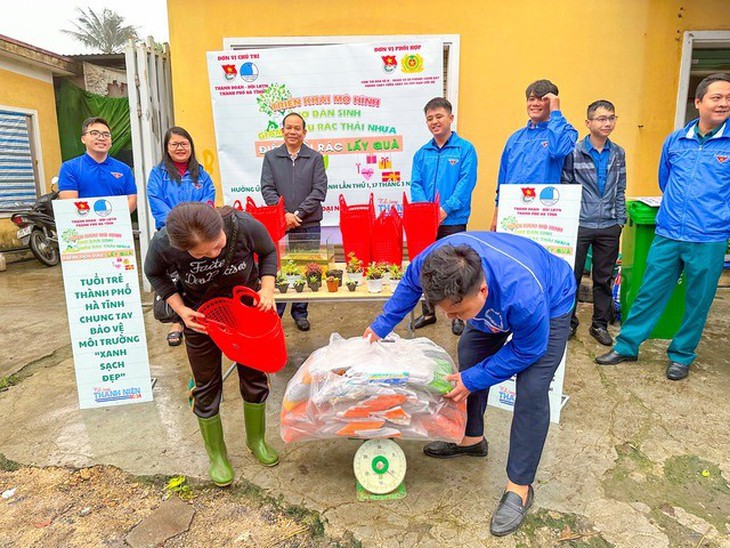 Độc đáo mô hình đi chợ "Đổi rác lấy quà" ở Hà Tĩnh- Ảnh 9.