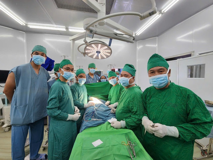 Bé gái 3 ngày tuổi đã bị teo thực quản- Ảnh 1.