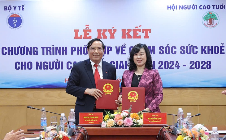 15 năm nữa, Việt Nam bước vào giai đoạn dân số già, tiếp tục đẩy mạnh chăm sóc sức khỏe người cao tuổi- Ảnh 1. 15 năm nữa, Việt Nam bước vào giai đoạn dân số già, tiếp tục đẩy mạnh chăm sóc sức khỏe người cao tuổi- Ảnh 1.