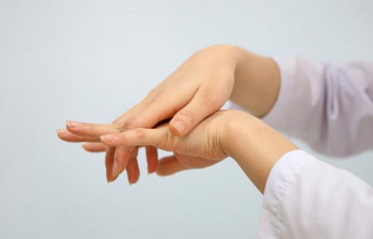 Tê bì chân tay: Nguyên nhân, triệu chứng, cách điều trị và phòng bệnh- Ảnh 1. Tê bì chân tay: Nguyên nhân, triệu chứng, cách điều trị và phòng bệnh- Ảnh 1.