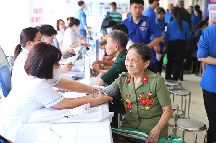 Tiếp tục củng cố, hoàn thiện, nâng cao chất lượng hoạt động của y tế cơ sở- Ảnh 2. Tiếp tục củng cố, hoàn thiện, nâng cao chất lượng hoạt động của y tế cơ sở- Ảnh 2.