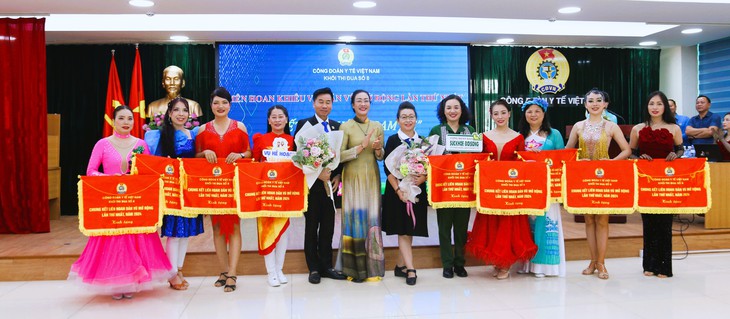 Sôi động Chung kết Liên hoan dân vũ mở rộng ngành y tế 