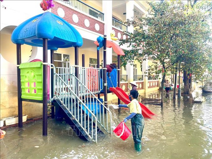 Nước rút, các trường học ở Chương Mỹ (Hà Nội) tập trung dọn vệ sinh- Ảnh 1. Nước rút, các trường học ở Chương Mỹ (Hà Nội) tập trung dọn vệ sinh- Ảnh 1.