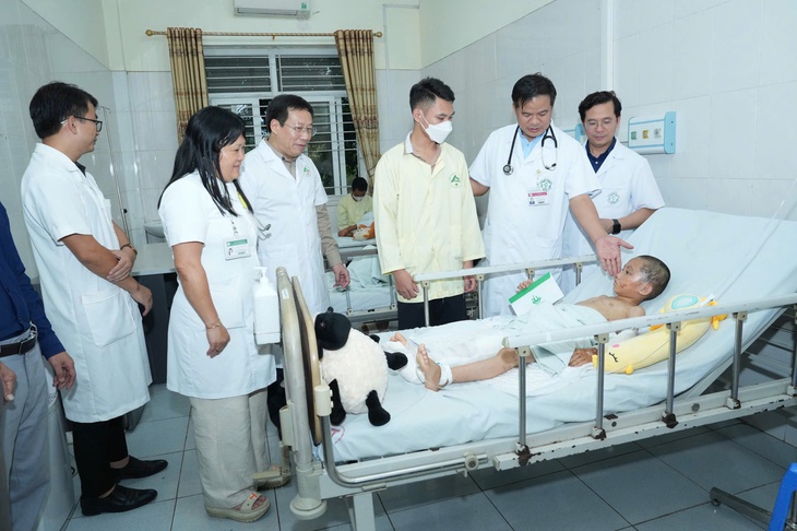 Đứng dậy sau giông bão (3): Triệu trái tim cùng nhịp đập- Ảnh 11. Đứng dậy sau giông bão (3): Triệu trái tim cùng nhịp đập- Ảnh 11.