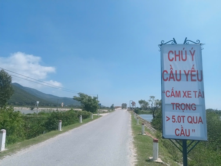 Cây cầu gần 30 năm tuổi có nguy cơ đổ sập- Ảnh 10.