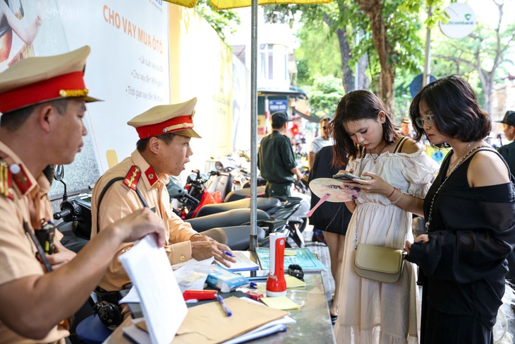 CSGT toàn quốc mở cao điểm xử lý học sinh và phụ huynh vi phạm giao thông- Ảnh 2.