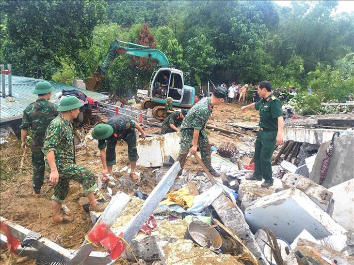 Vụ sạt lở tại Hà Giang: Huy động tối đa lực lượng tìm kiếm nạn nhân mất tích- Ảnh 1. Vụ sạt lở tại Hà Giang: Huy động tối đa lực lượng tìm kiếm nạn nhân mất tích- Ảnh 1.