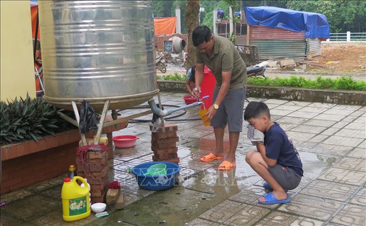 Hơn 50 ngôi nhà tại thành phố Lào Cai bị sạt, xô nghiêng- Ảnh 4. Hơn 50 ngôi nhà tại thành phố Lào Cai bị sạt, xô nghiêng- Ảnh 4.