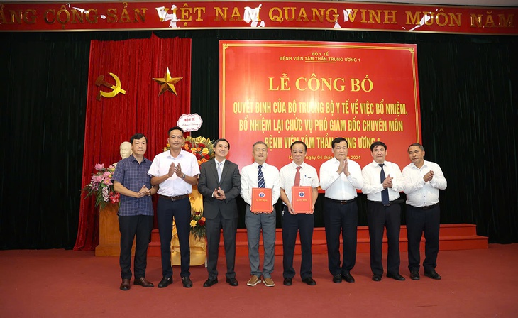 Công bố quyết định bổ nhiệm, bổ nhiệm lại 2 Phó Giám đốc chuyên môn Bệnh viện Tâm thần Trung ương 1- Ảnh 1. Công bố quyết định bổ nhiệm, bổ nhiệm lại 2 Phó Giám đốc chuyên môn Bệnh viện Tâm thần Trung ương 1- Ảnh 1.