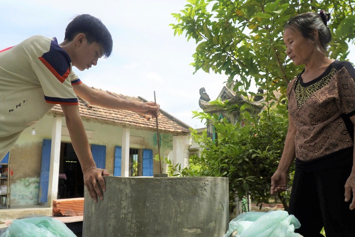 Chuyện về cậu con nuôi đầu tiên của lính 'quân hàm xanh' ở Quảng Bình đỗ Học viện Biên phòng- Ảnh 6. Chuyện về cậu con nuôi đầu tiên của lính 'quân hàm xanh' ở Quảng Bình đỗ Học viện Biên phòng- Ảnh 6.
