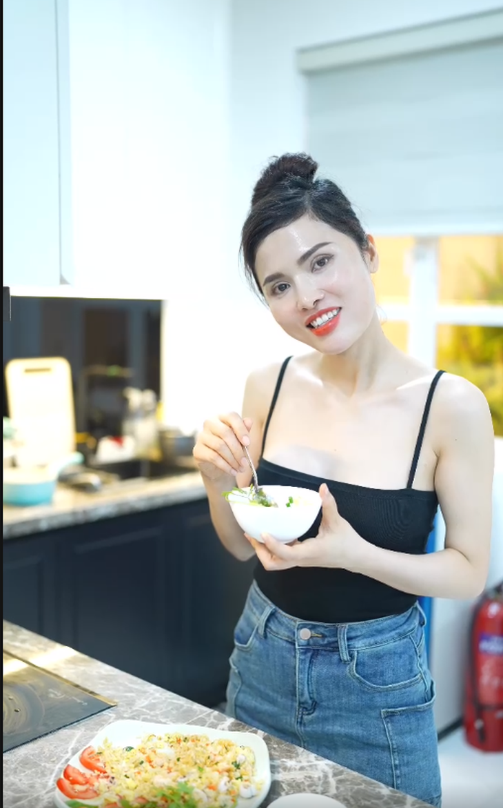 Nguyệt Music chia sẻ bí quyết luôn tràn đầy năng lượng mỗi ngày- Ảnh 3. Nguyệt Music chia sẻ bí quyết luôn tràn đầy năng lượng mỗi ngày- Ảnh 3.