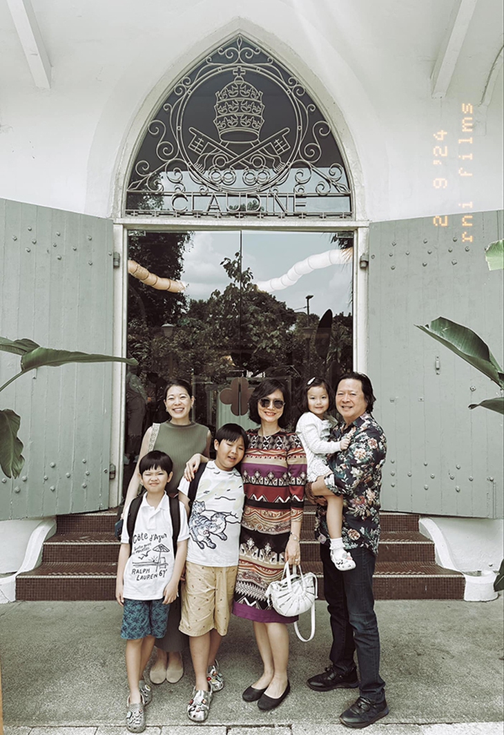Gia đình 'nàng Pao' Đỗ Hải Yến và chồng đại gia khoe chuyến đi chơi Singapore- Ảnh 4.
