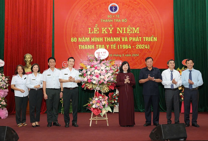 Thanh tra Y tế không ngừng lớn mạnh, đóng góp quan trọng vào sự nghiệp chăm sóc sức khoẻ nhân dân- Ảnh 1. Thanh tra Y tế không ngừng lớn mạnh, đóng góp quan trọng vào sự nghiệp chăm sóc sức khoẻ nhân dân- Ảnh 1.