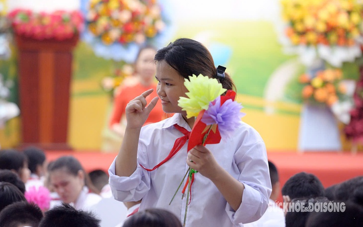Xúc động lễ khai giảng ở ngôi trường đặc biệt nhất Thủ đô