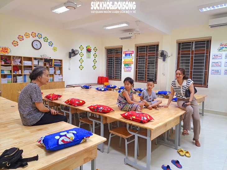 Hình ảnh tạm lánh trong bão số 3 của người dân Hải Phòng- Ảnh 1. Hình ảnh tạm lánh trong bão số 3 của người dân Hải Phòng- Ảnh 1.