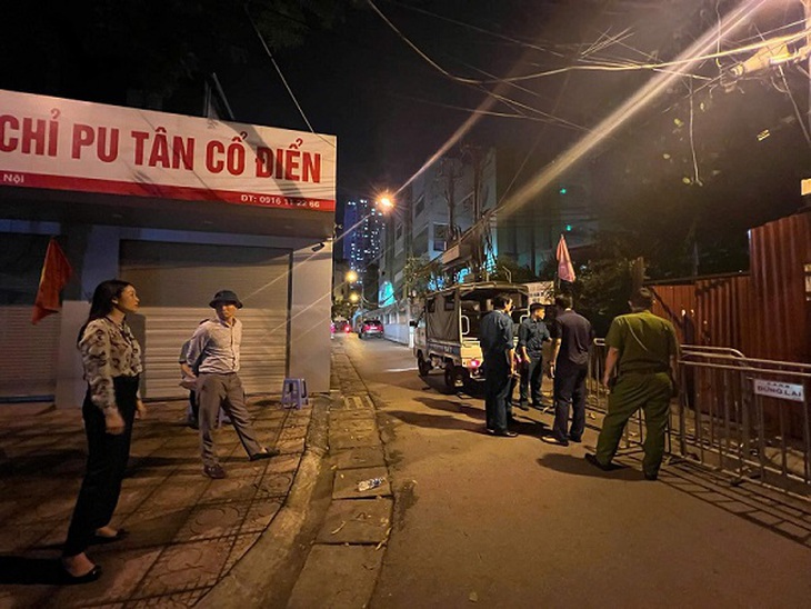 Hà Nội: Quận Ba Đình vận động, hỗ trợ các hộ dân dân tập thể G6A Thành Công di chuyển tránh bão- Ảnh 1. Hà Nội: Quận Ba Đình vận động, hỗ trợ các hộ dân dân tập thể G6A Thành Công di chuyển tránh bão- Ảnh 1.