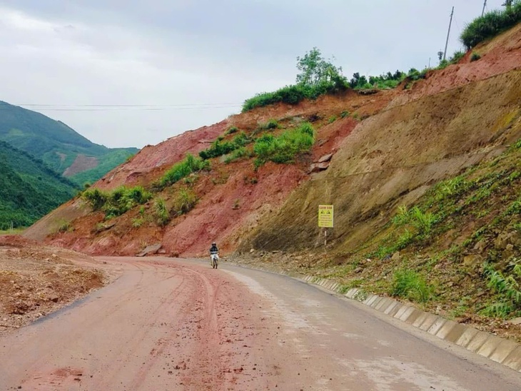 Yên Bái: Hơn 100 ngôi nhà bị thiệt hại do siêu bão Yagi- Ảnh 1. Yên Bái: Hơn 100 ngôi nhà bị thiệt hại do siêu bão Yagi- Ảnh 1.