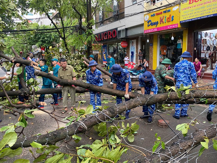 Tàu điện, xe buýt tại Hà Nội dự kiến vận hành trở lại vào chiều nay (8/9)- Ảnh 3.