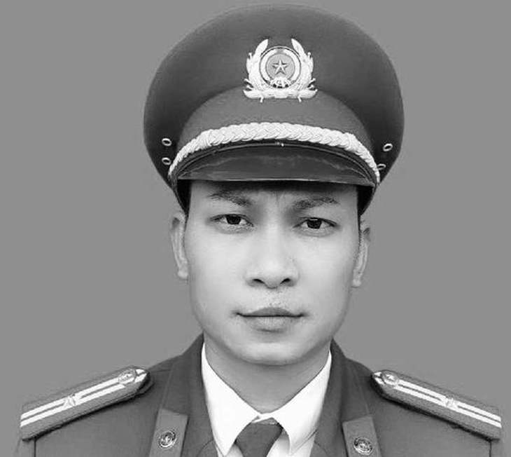 Truy tặng Huân chương bảo vệ Tổ quốc hạng Nhì cho Trung tá Trần Quốc Hoàng- Ảnh 1. huân chương