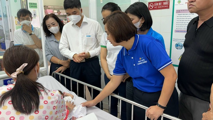 FPT Long Châu đến thăm và tặng quà cho các bé từng sống tại Mái ấm Hoa Hồng- Ảnh 3.