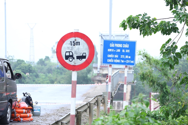 Người dân di chuyển từ Hà Nội đi Phú Thọ thế nào khi cầu Trung Hà bị cấm?- Ảnh 2. Người dân di chuyển từ Hà Nội đi Phú Thọ thế nào khi cầu Trung Hà bị cấm?- Ảnh 2.