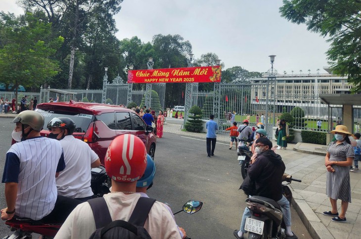 TPHCM: Các điểm vui chơi, giải trí đông khách trong ngày nghỉ Tết Dương lịch- Ảnh 5.