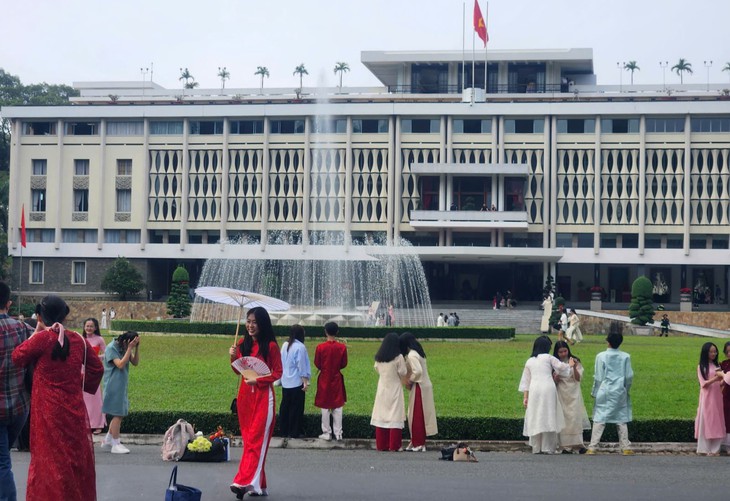 TPHCM: Các điểm vui chơi, giải trí đông khách trong ngày nghỉ Tết Dương lịch- Ảnh 6.