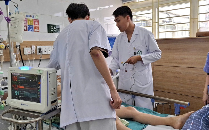 Người phụ nữ hôn mê sâu tiên lượng xấu, vì uống thuốc bột chữa bệnh dạ dày
