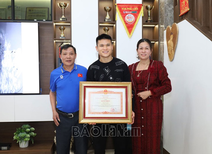 Soi độ giàu của Phạm Tuấn Hải - nhân vật chỉ cần 8 phút để khiến người Thái 'sốc' nặng- Ảnh 10. Soi độ giàu của Phạm Tuấn Hải - nhân vật chỉ cần 8 phút để khiến người Thái 'sốc' nặng- Ảnh 10.