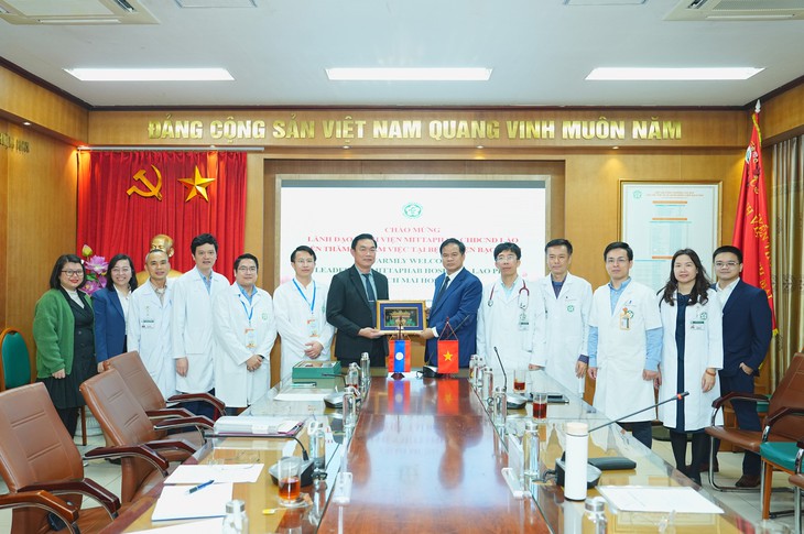 Bệnh viện của Lào đề nghị Bệnh viện Bạch Mai hỗ trợ và chuyển giao chuyên môn về điều trị đột quỵ- Ảnh 1. Bệnh viện của Lào đề nghị Bệnh viện Bạch Mai hỗ trợ và chuyển giao chuyên môn về điều trị đột quỵ- Ảnh 1.