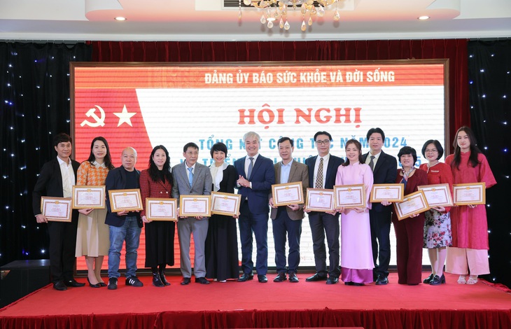 Loạt dấu ấn năm 2024 là tiền đề để Báo Sức khỏe và Đời sống bứt phá trong năm 2025- Ảnh 3. Loạt dấu ấn năm 2024 là tiền đề để Báo Sức khỏe và Đời sống bứt phá trong năm 2025- Ảnh 3.