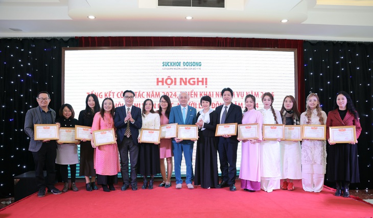 Loạt dấu ấn năm 2024 là tiền đề để Báo Sức khỏe và Đời sống bứt phá trong năm 2025- Ảnh 7. Loạt dấu ấn năm 2024 là tiền đề để Báo Sức khỏe và Đời sống bứt phá trong năm 2025- Ảnh 7.