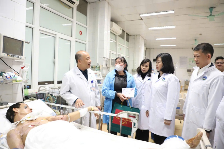Bộ Y tế sẵn sàng hỗ trợ y tế Hải Dương bứt phá, phát triển chuyên môn sâu trong khám chữa bệnh- Ảnh 1.