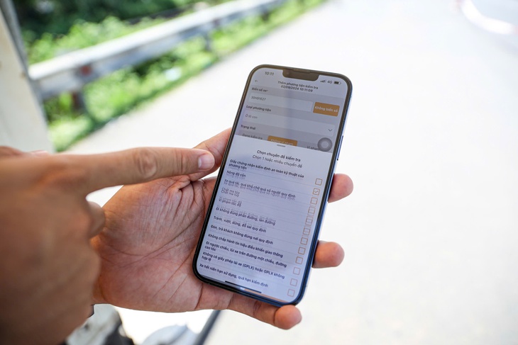 Điều khiển phương tiện khi GPLX bị trừ hết điểm, tài xế bị xử phạt thế nào?- Ảnh 3. Điều khiển phương tiện khi GPLX bị trừ hết điểm, tài xế bị xử phạt thế nào?- Ảnh 3.