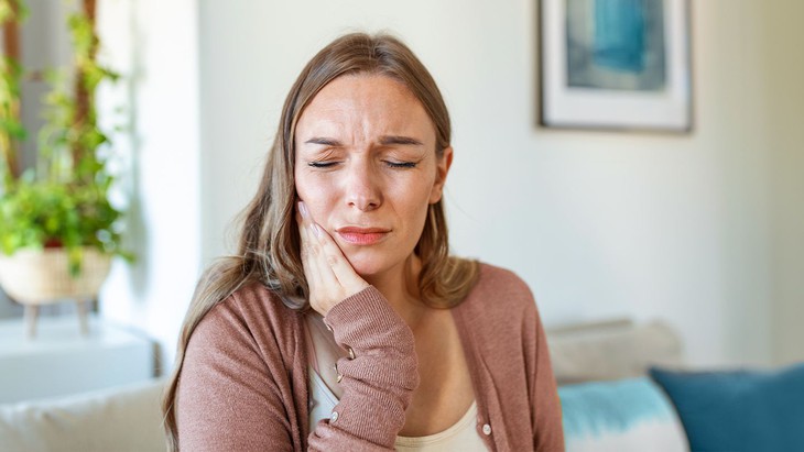 triệu chứng đau hàm xơ cơ