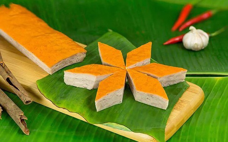 Chọn giò sạch ăn Tết cần biết 3 cách nhận biết hàn the - Ảnh 2.