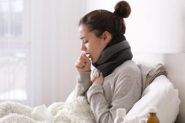 Làm gì để nhanh khỏi ho mùa lạnh?- Ảnh 1. Làm gì để nhanh khỏi ho mùa lạnh?- Ảnh 1.