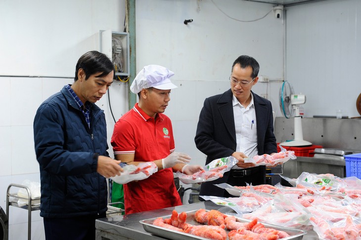Cách chọn gà chuẩn cúng gia tiên dịp Tết- Ảnh 3. Cách chọn gà chuẩn cúng gia tiên dịp Tết- Ảnh 3.