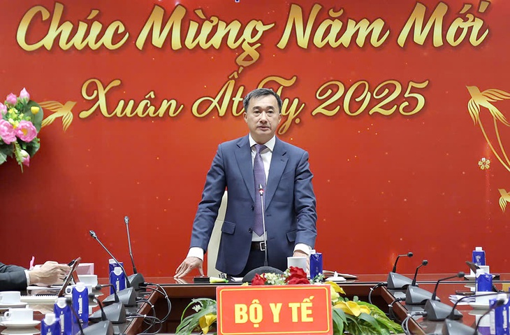 Thứ trưởng Trần Văn Thuấn: Thành tựu của ngành y tế có sự đóng góp quan trọng của các giáo sư, chuyên gia đầu ngành- Ảnh 1.