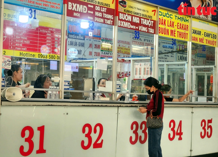 TP Hồ Chí Minh: ‘Cháy’ vé xe khách về miền Trung, Tây Nguyên và miền Tây- Ảnh 1. TP Hồ Chí Minh: ‘Cháy’ vé xe khách về miền Trung, Tây Nguyên và miền Tây- Ảnh 1.