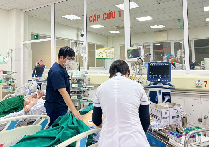 Nhiều ca viêm phổi nặng nhập viện và cảnh báo từ chuyên gia- Ảnh 2.