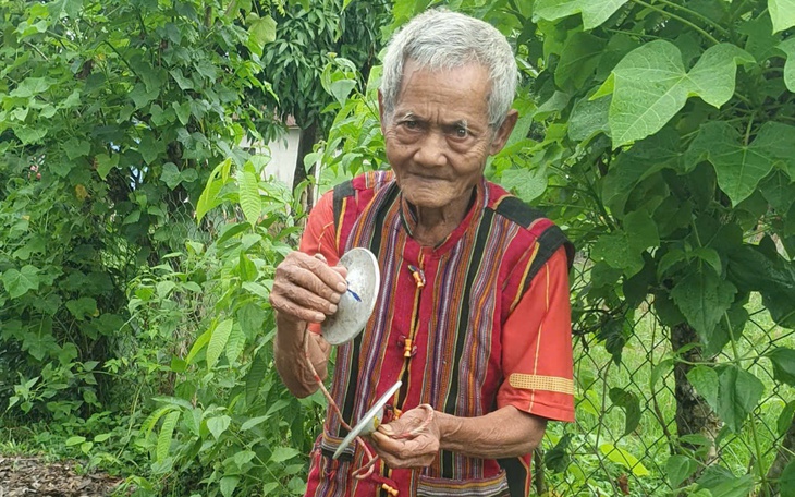 Mang trong mình chất độc, cây cổ thụ trăm tuổi trở thành báu vật của làng quê- Ảnh 5.