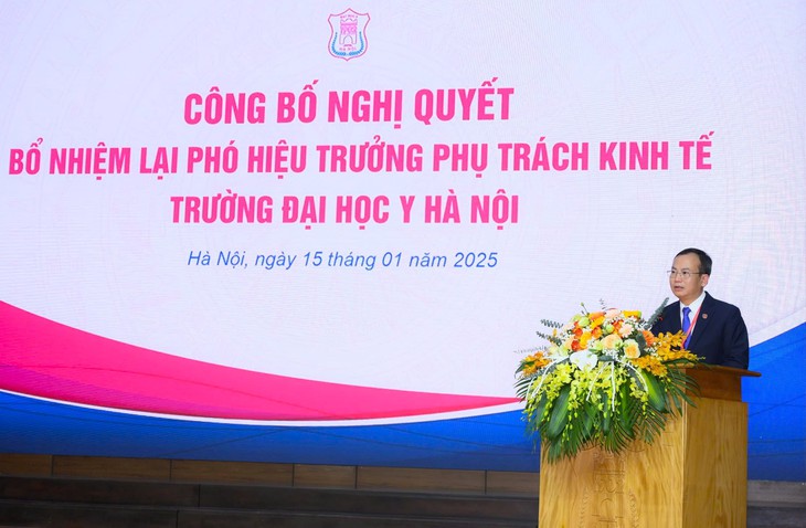 Bổ nhiệm lại chức vụ Phó Hiệu trưởng phụ trách kinh tế Trường Đại học Y Hà Nội- Ảnh 3. Bổ nhiệm lại chức vụ Phó Hiệu trưởng phụ trách kinh tế Trường Đại học Y Hà Nội- Ảnh 3.